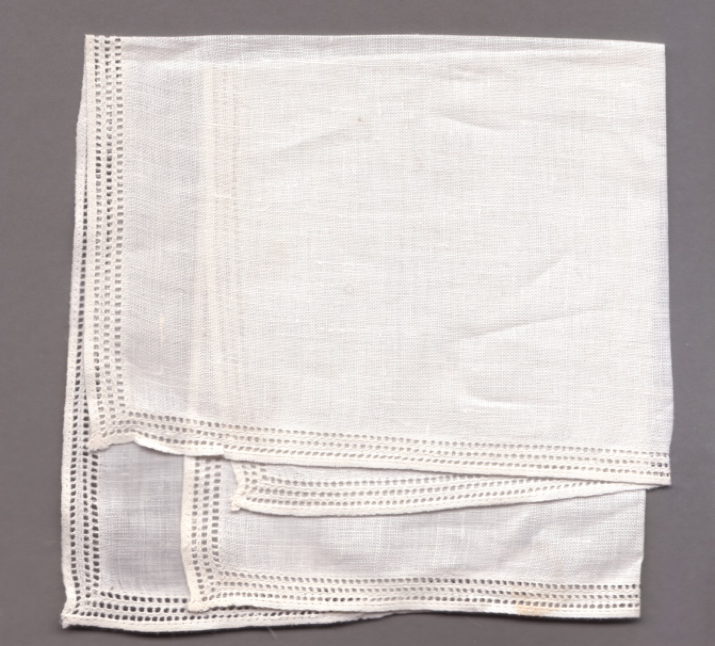 Panno di cotone bianco piegato